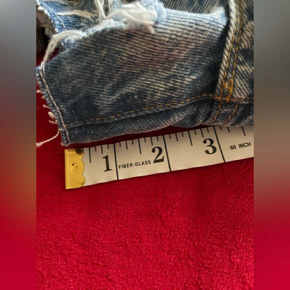 NWT Good American Distressed Jean Shorts Size 6 - Picture 5 of 10